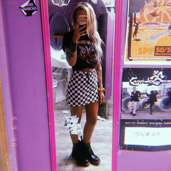 Meet your Posher, Taylor - Picture 3 of 4